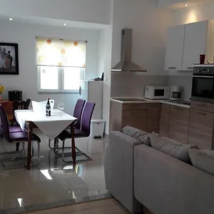apartman-sara-zadar.hotelinzadar.com/